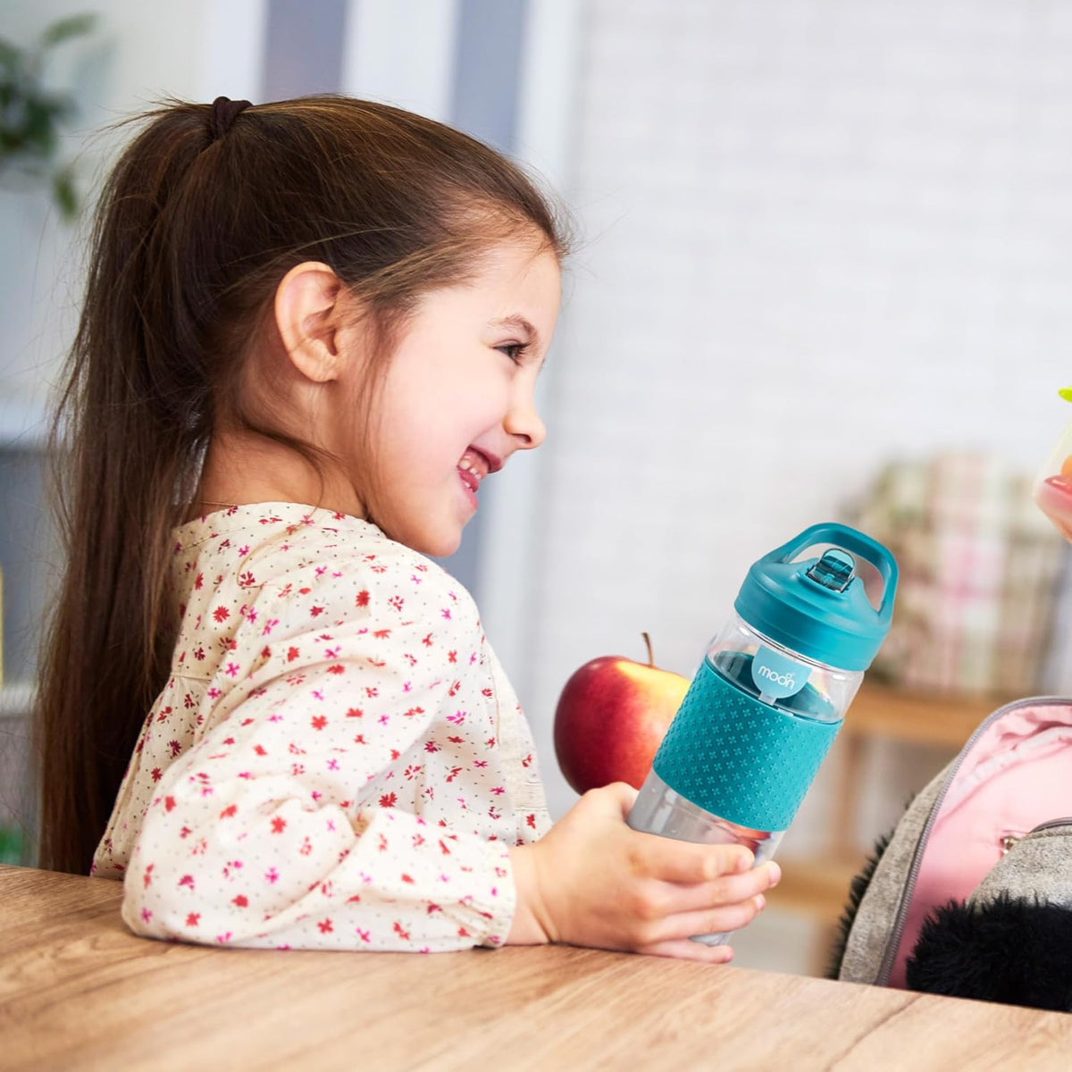 The Moon Brand WrinkleFree 700ml Sipper Bottles with silicone sleeve for Kids - Portable for Indoor/Outdoor Activities - SpillProof & Break Resistant - BPAFree- Idea for Children - Blue - The Moon Brand™