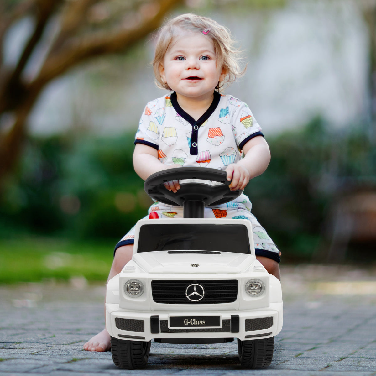 MOON Licensed Mercedes Ride on -white